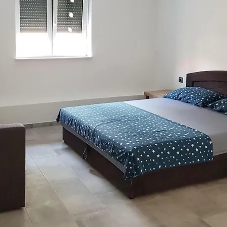 Appartement Awesome In *